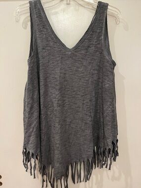 Umgee Charcoal V-Neck Fringe Tank size medium